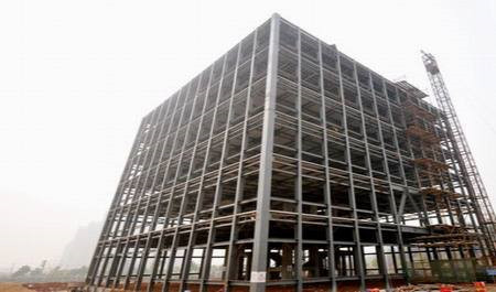 钢与混凝土结构的高层钢结构施工要点进行说明