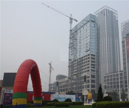 高层钢结构的主要吊装机具